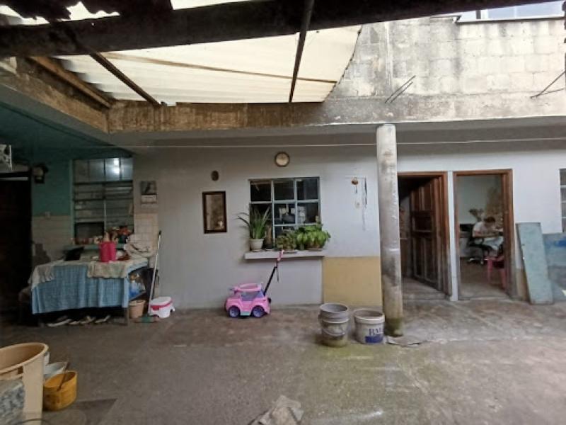 Casa lote uso mixto — La Granja