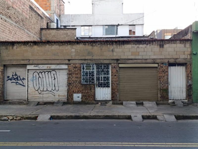 Casa lote uso mixto — La Granja